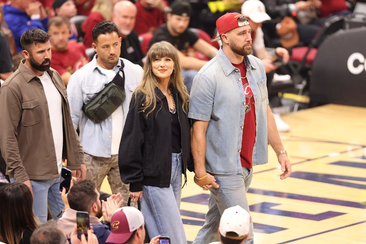 Was a Puddle”: Travis Kelce Reportedly Broke Down as Taylor Swift Walked  Down the Aisle