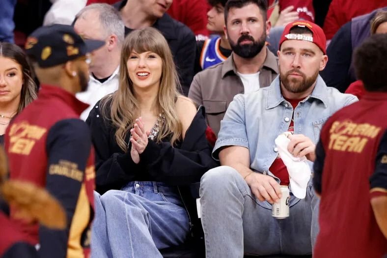Taylor Swift & Travis Kelce's Rumored Wedding Venue Close To Bloody Rampage  Of 5 Victims